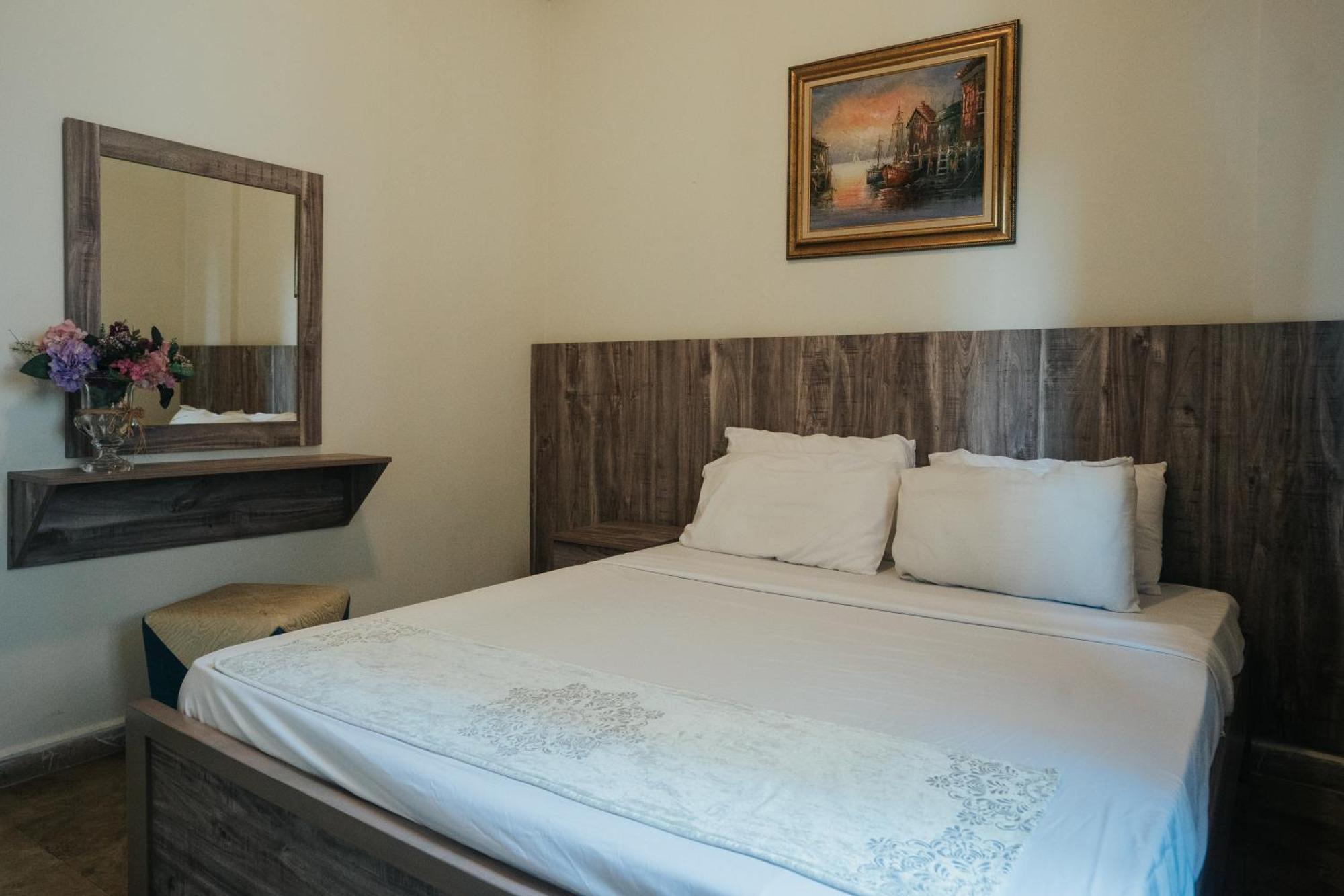 Holiday Suites Hotel & Beach Resort จูนิเย ภายนอก รูปภาพ