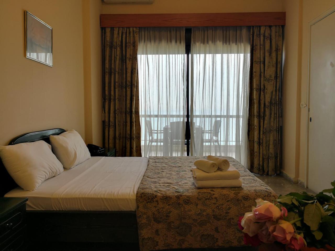 Holiday Suites Hotel & Beach Resort จูนิเย ภายนอก รูปภาพ