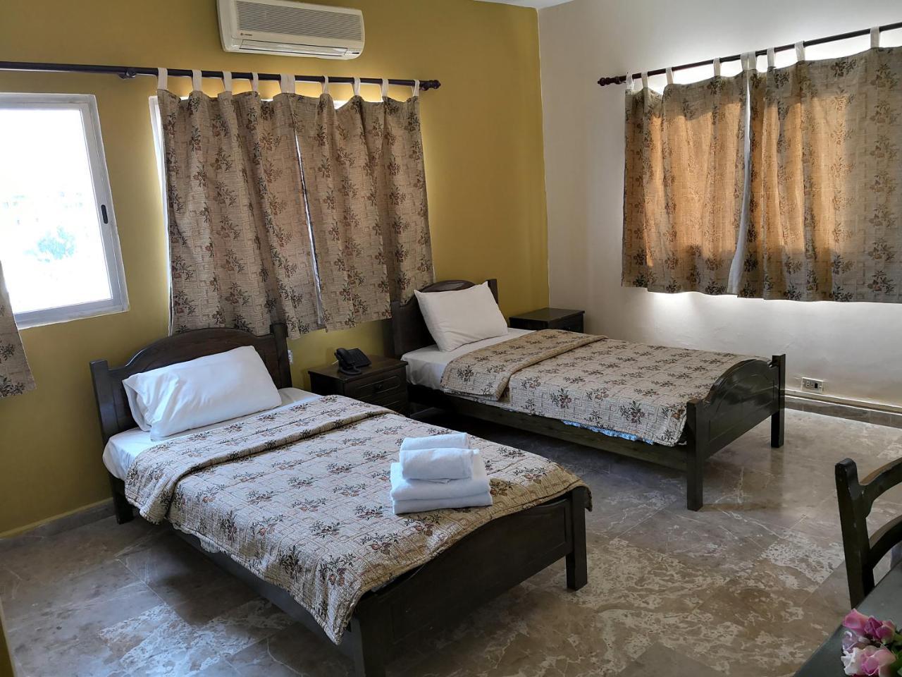 Holiday Suites Hotel & Beach Resort จูนิเย ภายนอก รูปภาพ