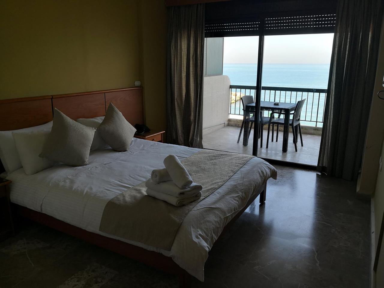 Holiday Suites Hotel & Beach Resort จูนิเย ภายนอก รูปภาพ