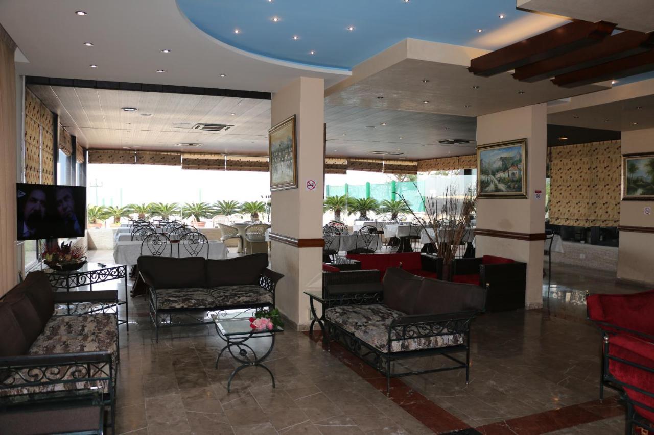 Holiday Suites Hotel & Beach Resort จูนิเย ภายนอก รูปภาพ